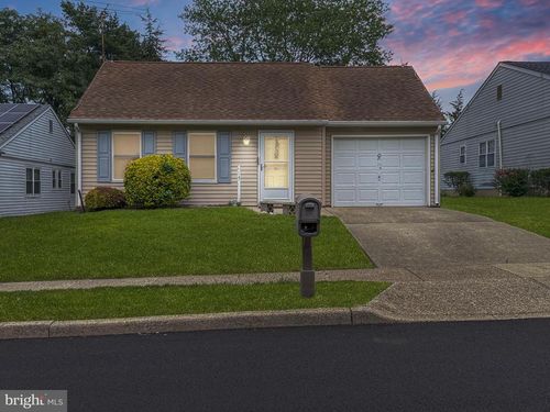 15 Gramercy Pl, Southampton, NJ, 08088-1205 | Card Image