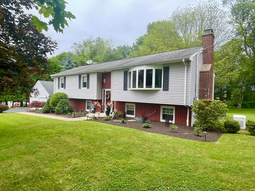 39 Mariner Circle, Trumbull, CT, 06611 | Card Image