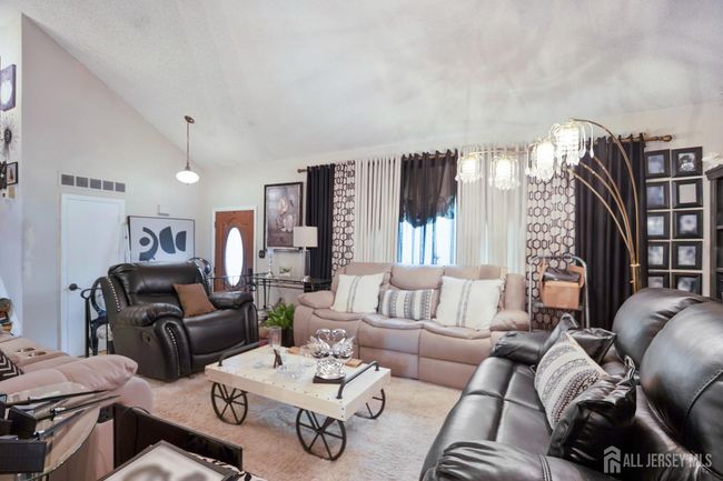 1090 W Lake Dr, House other with 4 bedrooms, 3 bathrooms and null parking in Toms River NJ | Image 4