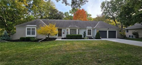 2405 W 104th Ter, Leawood, KS, 66206-2611 | Card Image