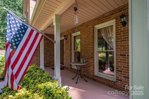 3513 Briarcliff Acres Dr, Lincolnton, NC, 28092-7640 | Card Image