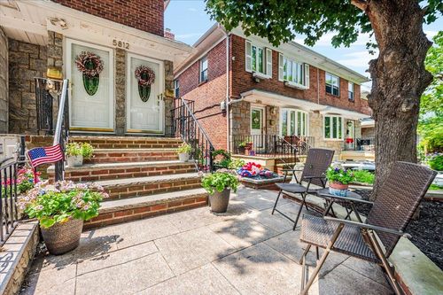 58 183rd St, Fresh Meadows, NY, 11365-2212 | Card Image
