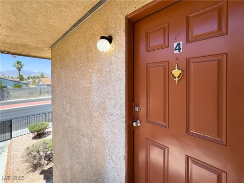 4-2217 N Jones Blvd, Las Vegas, NV, 89108-6515 | Card Image