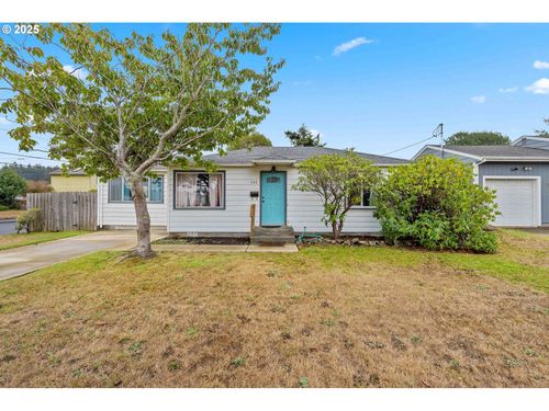 993 Salmon Ave, Coos Bay, OR, 97420-3173 | Card Image