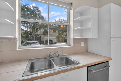 1605 - 1605 Seagrape Way, Townhouse with 3 bedrooms, 3 bathrooms and null parking in Hollywood FL | Image 2