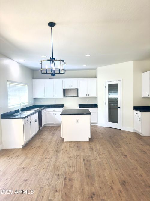 2114 N 94th Ave, Phoenix, AZ, 85037-4425 | Card Image