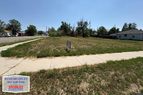 1224 S Mckinley St, Casper, WY, 82601-3927 | Card Image