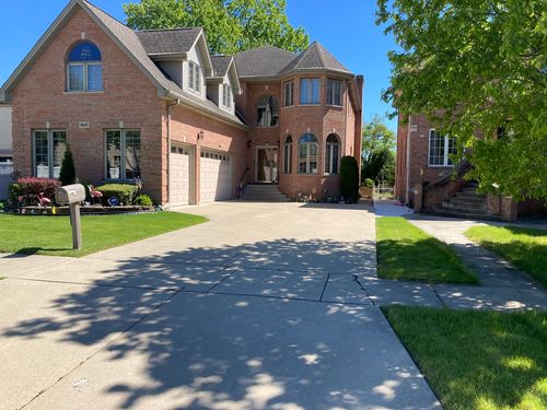 8619 W Sunset Rd, Niles, IL, 60714-1820 | Card Image