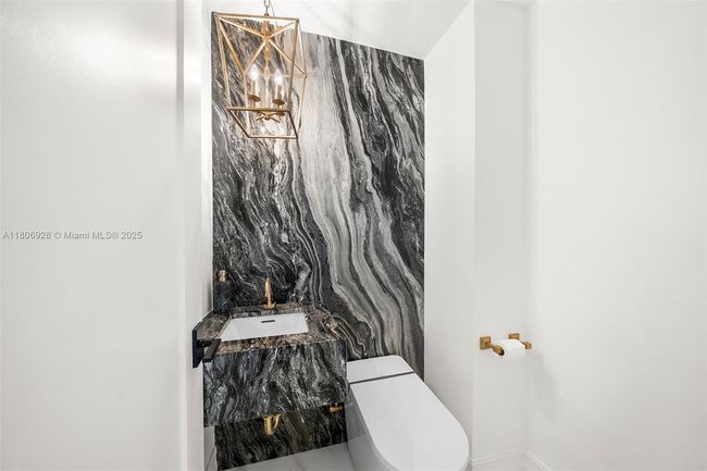 9C - 9751 E Bay Harbor Dr, Condo with 2 bedrooms, 3 bathrooms and null parking in Bay Harbor Islands FL | Image 37