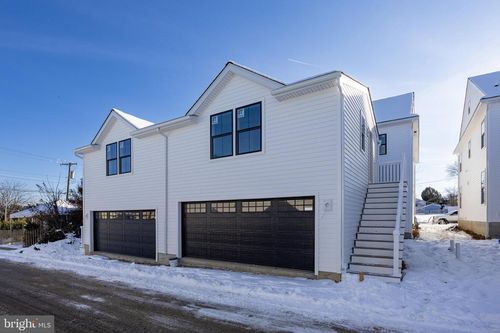 eff-453 E Franklin St, MEDIA, PA, 19063-3810 | Card Image