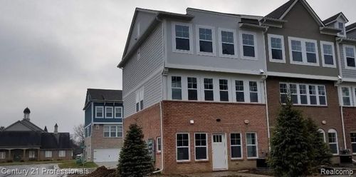 25-42 Kalter Dr, Troy, MI, 48098-1933 | Card Image