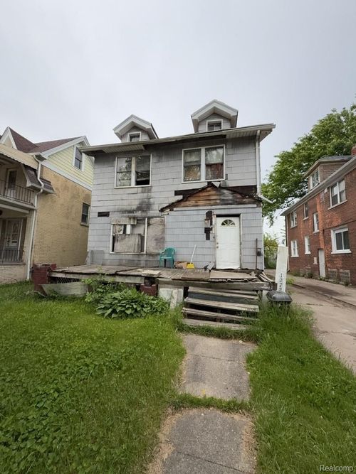 12725 Northlawn St, Detroit, MI, 48238-3040 | Card Image