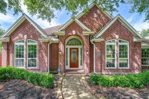 7422 Quiet Glen Dr, Sugar Land, TX, 77479-6247 | Card Image