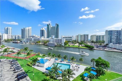 915-200 Leslie Dr, Hallandale Beach, FL, 33009-7311 | Card Image