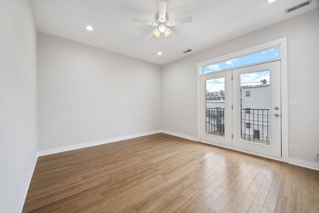 UNIT-2 - 3130 W Walton St, Condo with 3 bedrooms, 2 bathrooms and 1 parking in CHICAGO IL | Image 9