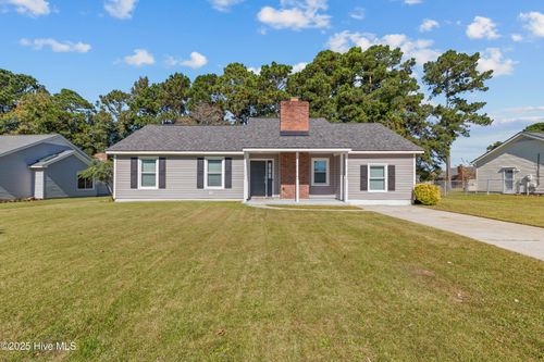 2007 Hunters Ridge Dr, Midway Park, NC, 28544-1602 | Card Image