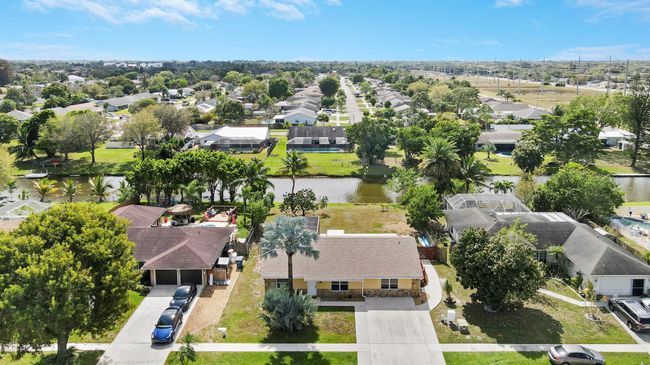 222 Las Palmas St, House other with 4 bedrooms, 3 bathrooms and null parking in Royal Palm Beach FL | Image 27