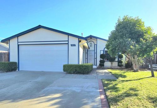 1825 Blue Spruce Court, Milpitas, CA, 95035 | Card Image