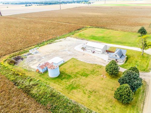 5419 W Bennington Rd, Cedar Falls, IA, 50613-9729 | Card Image