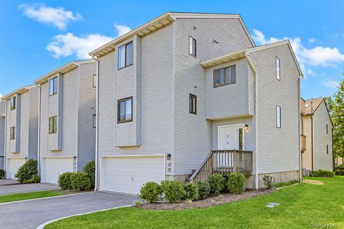 13 James Ct, Nanuet, NY, 10954-3826 | Card Image
