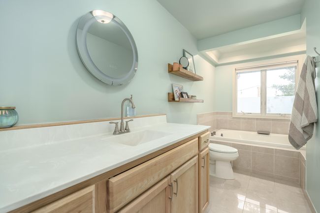 Large bathroom | Image 17