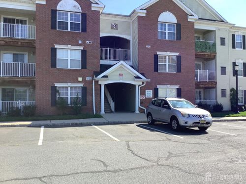 835 Cedar Ct, New Brunswick, NJ, 08901-3282 | Card Image