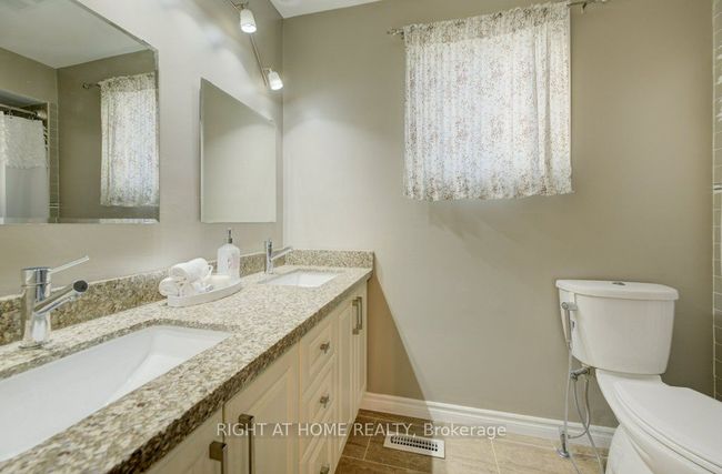 34 Langston Dr, House attached with 5 bedrooms, 3 bathrooms and 2 parking in Brampton ON | Image 21