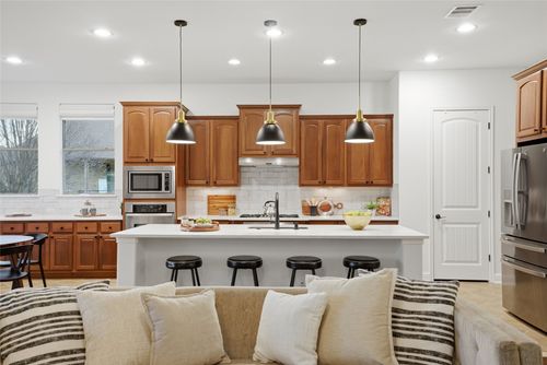 105 Edinburgh Isle Ct, Austin, TX, 78738-1140 | Card Image