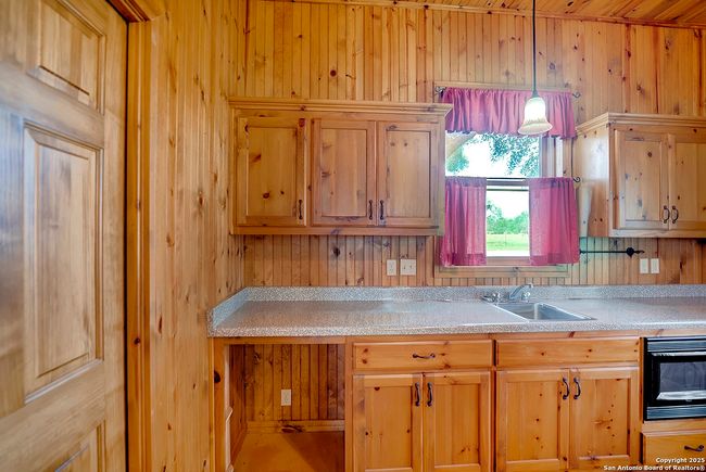 101 Ranch Rd, House other with 3 bedrooms, 3 bathrooms and null parking in Adkins TX | Image 48