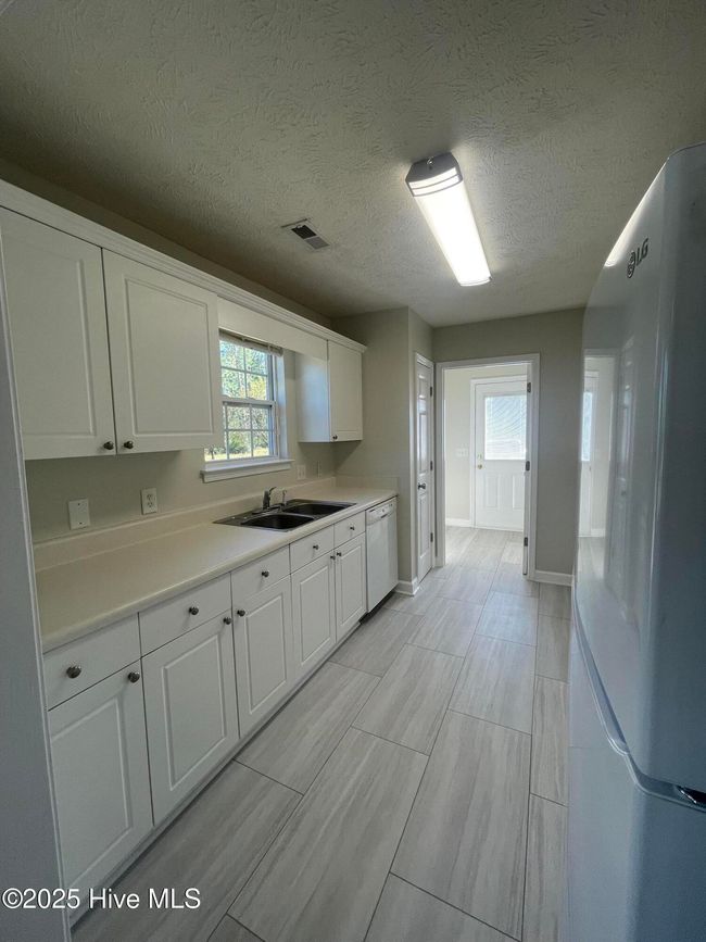 2200 E Boiling Spring Rd, House other with 3 bedrooms, 2 bathrooms and null parking in Southport NC | Image 7