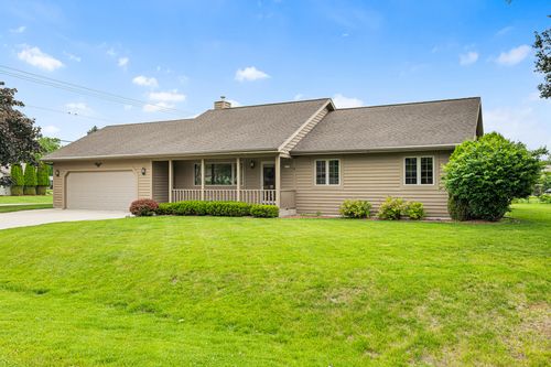 3725 Neumair Ct, Sheboygan, WI, 53083-2661 | Card Image
