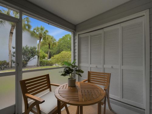 c105-1901 Courtyard Way, NAPLES, FL, 34112-5375 | Card Image