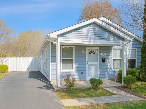 1712 11th St, Waukegan, IL, 60085-7642 | Card Image