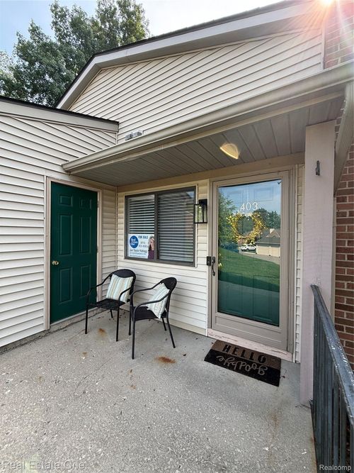 92-403 Water Tower Cir, Brighton, MI, 48116-2916 | Card Image
