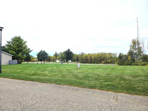 37-11615 E Bear Meadows Dr Se, Alto, MI, 49302-9083 | Card Image
