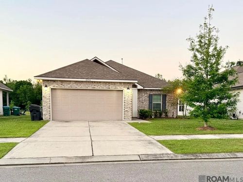 38510 Maidens Blush St, Gonzales, LA, 70737-6319 | Card Image