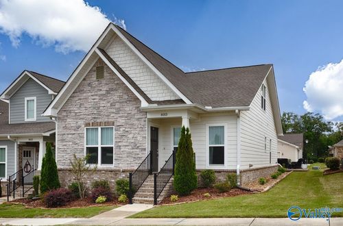 8013 Deer Crossing Cir Se, Owens Cross Roads, AL, 35763-5616 | Card Image