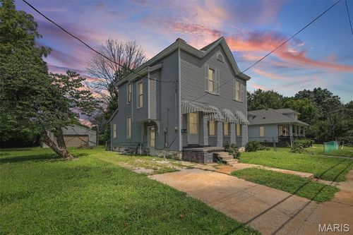 912 Tremont St, Alton, IL, 62002-6745 | Card Image