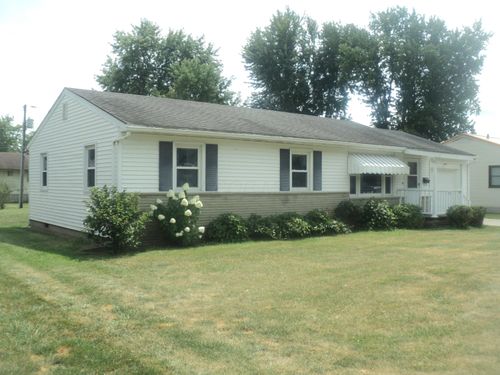 1005 Golfview Dr, Washington Court House, OH, 43160-1867 | Card Image