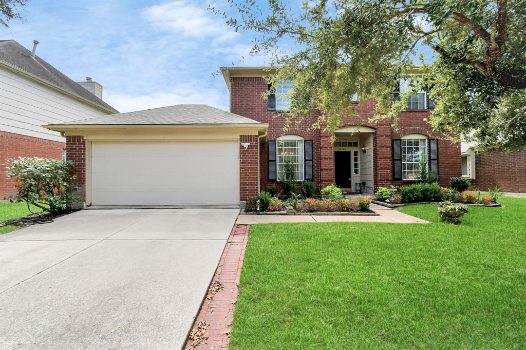 Leigh Canyon Dr, Friendswood, TX 77546