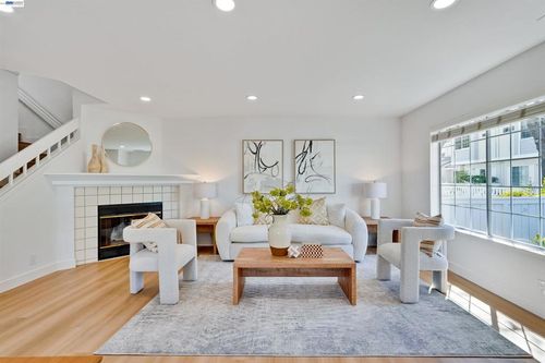 34743 Chanel Ter, Fremont, CA, 94555-2796 | Card Image