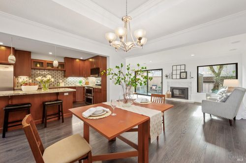 5 Velasco Ct, Novato, CA, 94949-6642 | Card Image