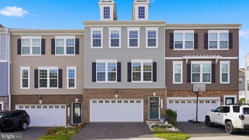 10644 Hinton Way, MANASSAS, VA, 20112-5898 | Card Image