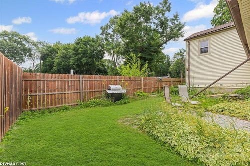 2834 Lansdowne Rd, Waterford Twp, MI, 48329-2946 | Card Image