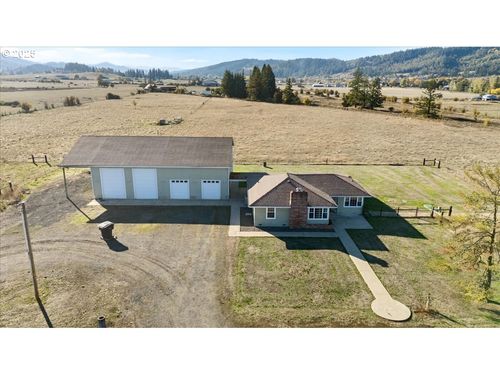 557 Plat B Rd, Sutherlin, OR, 97479-9799 | Card Image