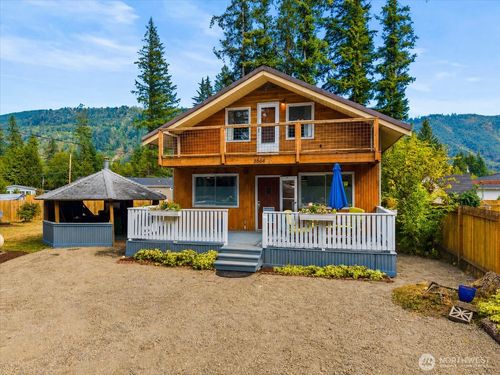8664 Valley Ct, Maple Falls, WA, 98266-8228 | Card Image
