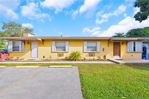 923 N 16th Ct, Hollywood, FL, 33020-3637 | Card Image