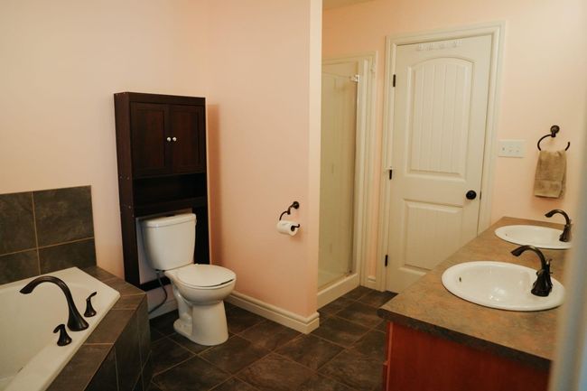 822 28 St, Home with 3 bedrooms, 3 bathrooms and 3 parking in Wainwright AB | Image 24