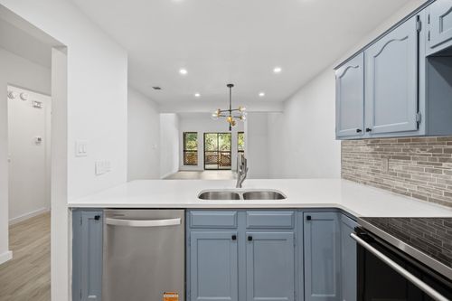c111-7211 Lakewood Dr, Austin, TX, 78750-8281 | Card Image