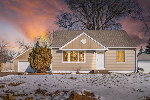 657 79th Ave Ne, Spring Lake Park, MN, 55432-2736 | Card Image